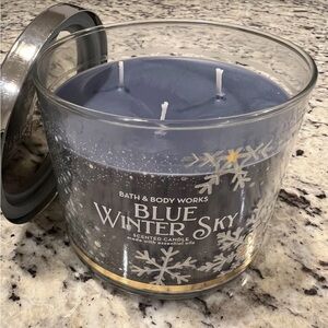 Bath & Body Works: 14.5 oz 3-Wick Candle: Blue Winter Sky